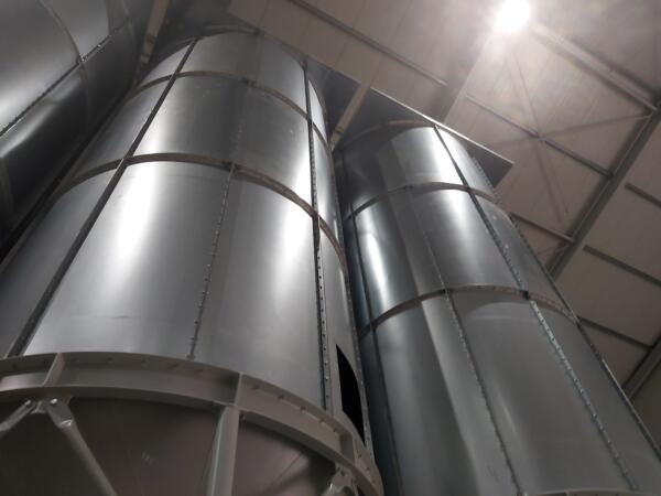 Round smooth wall silo